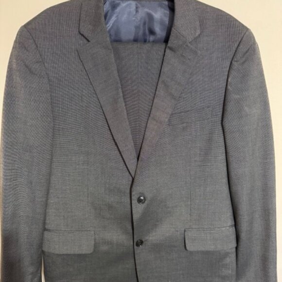 Men's Charcoal Grey Suit - Like New - Picture 1 of 5